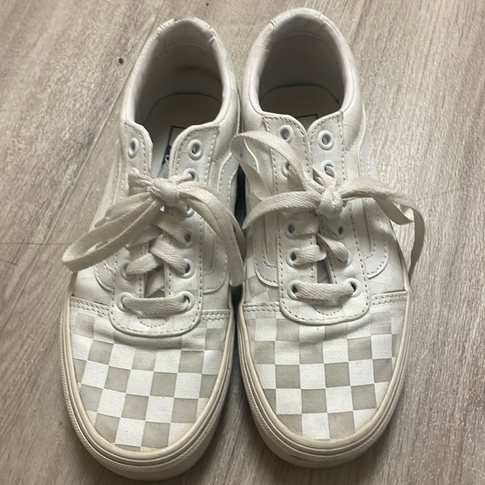 White Or Ivory shoe LaceVans